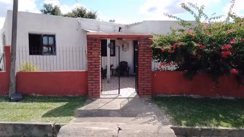 Alojamiento «Lo de Lucy Cel 099508484»