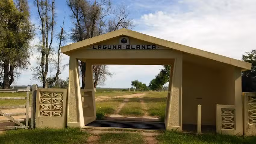 Estancia Laguna Blanca