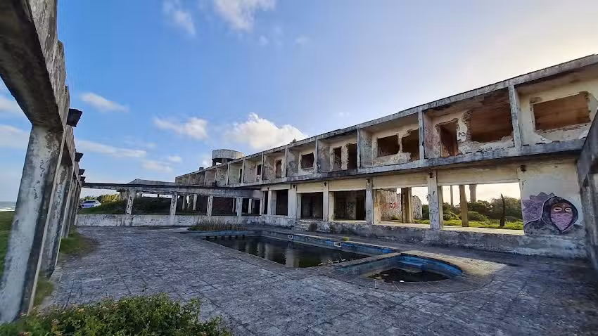 Hotel Abandonado Mesón Las Cholgas